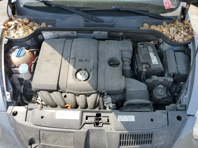 2013 VOLKSWAGEN BEETLE   