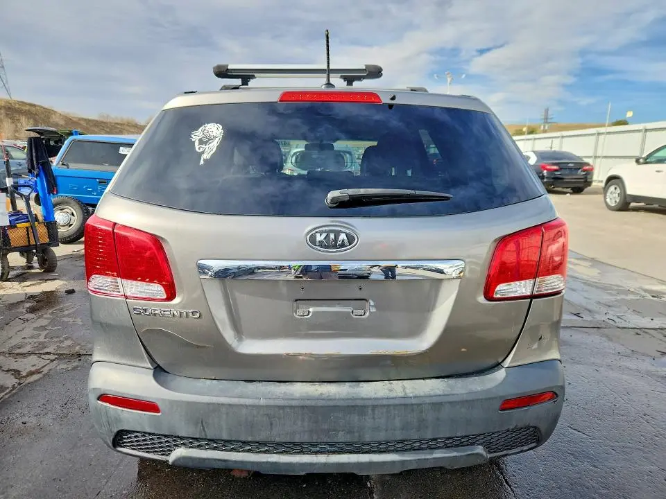 2011 KIA SORENTO LX  