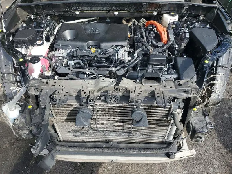2021 TOYOTA VENZA XLE  