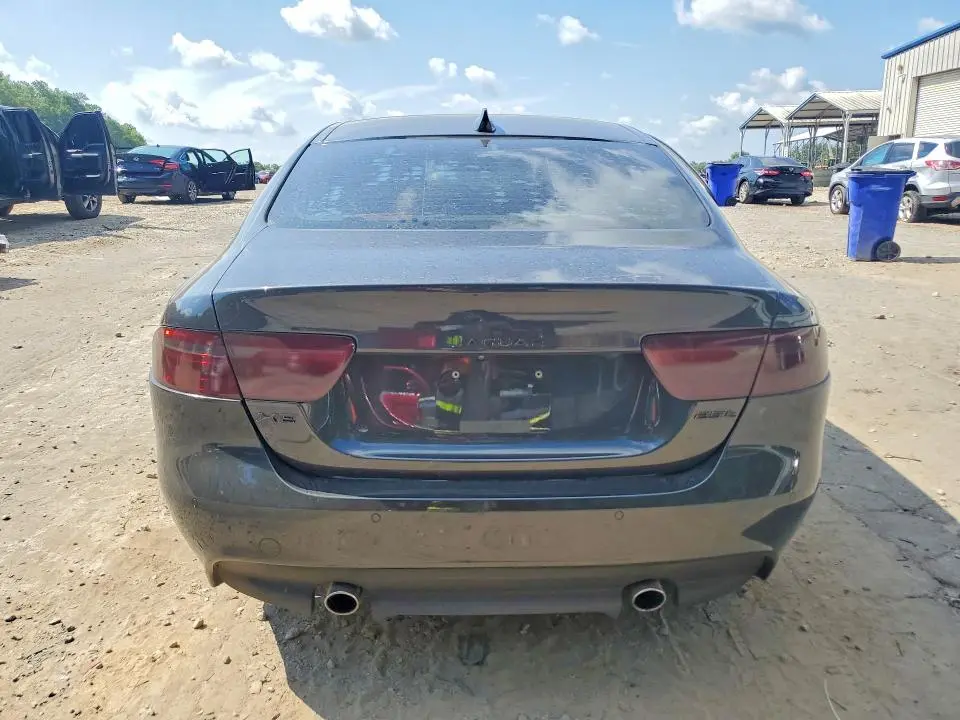 2017 JAGUAR XE PRESTIGE  