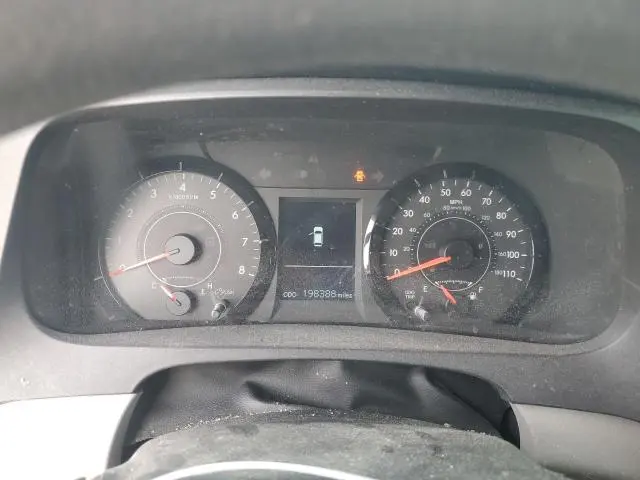 2015 TOYOTA SIENNA LE  