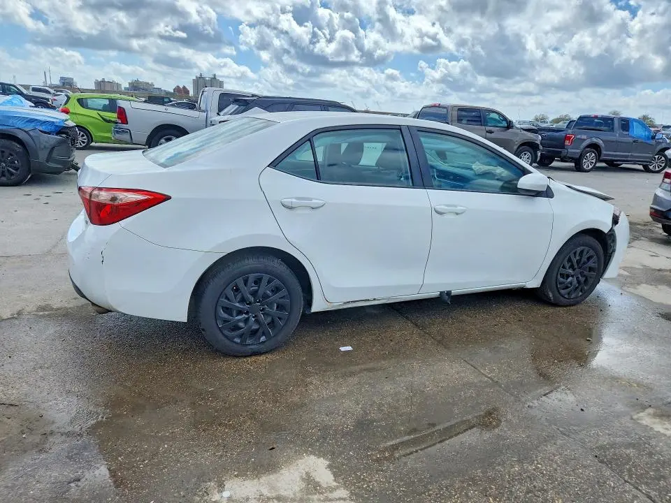 2018 TOYOTA COROLLA LE  