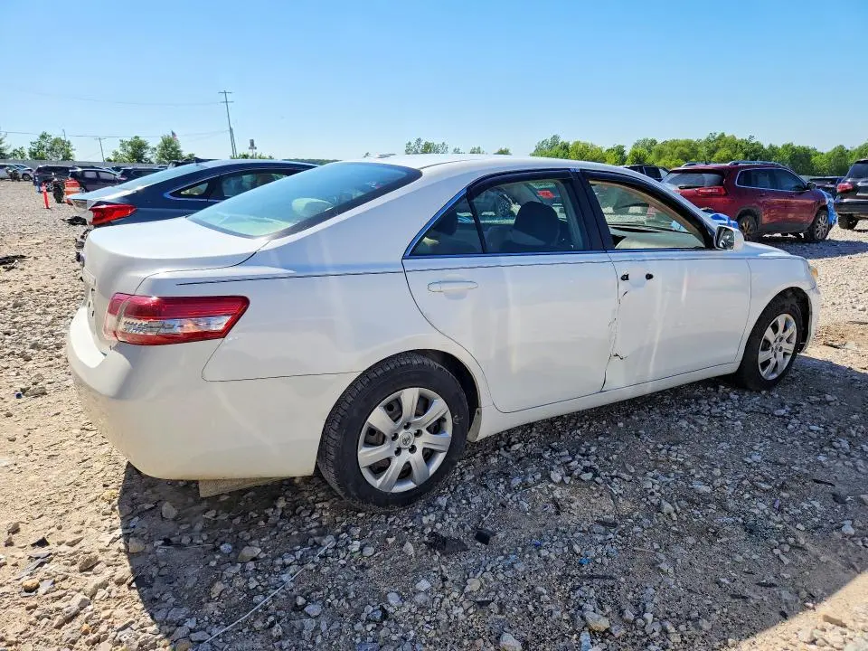 2011 TOYOTA CAMRY LE  