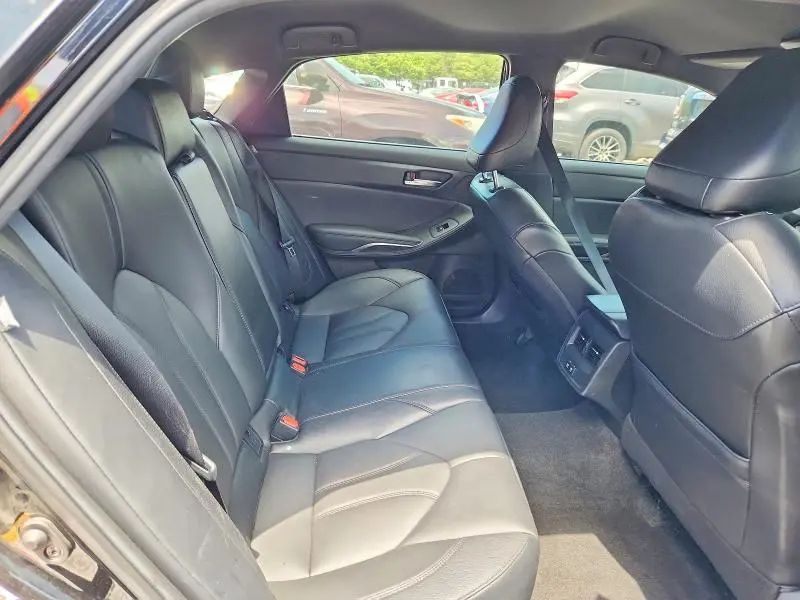 2019 TOYOTA AVALON XLE  
