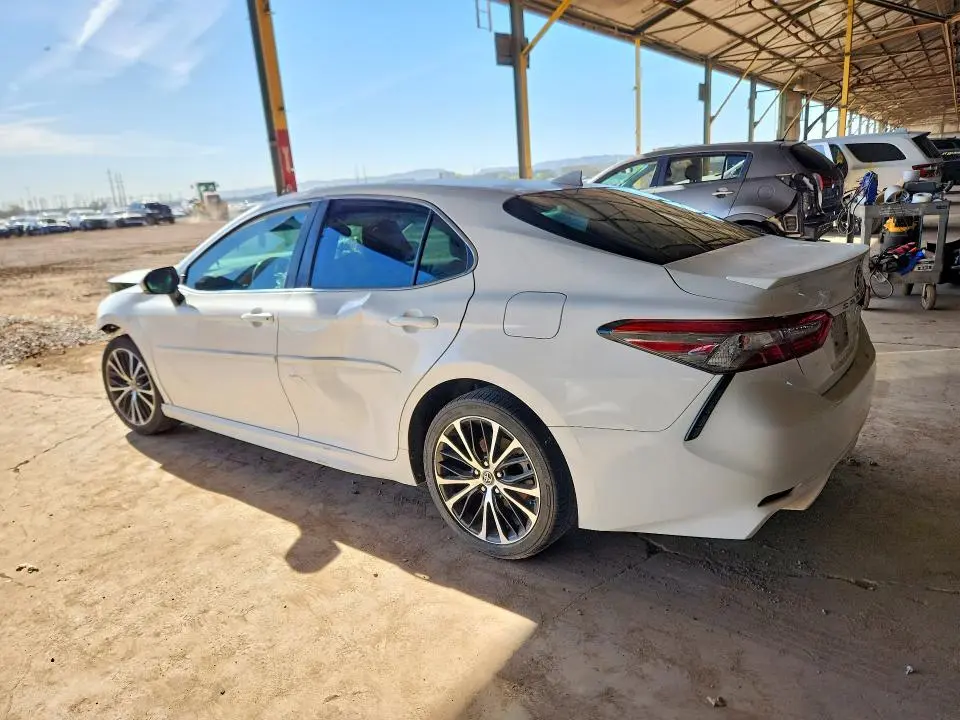 2019 TOYOTA CAMRY SE  