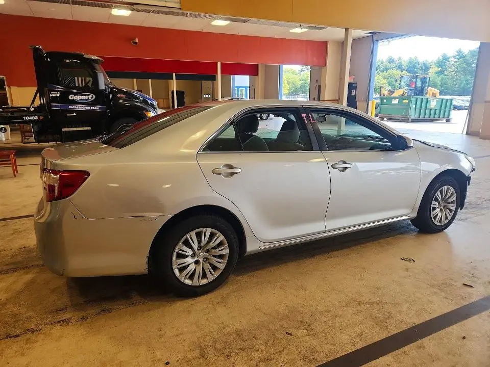 2014 TOYOTA CAMRY LE  