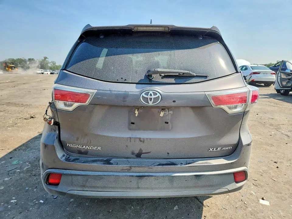 2016 TOYOTA HIGHLANDER XLE  