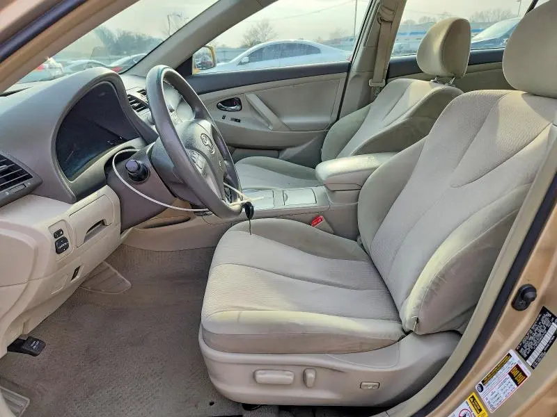 2011 TOYOTA CAMRY LE  