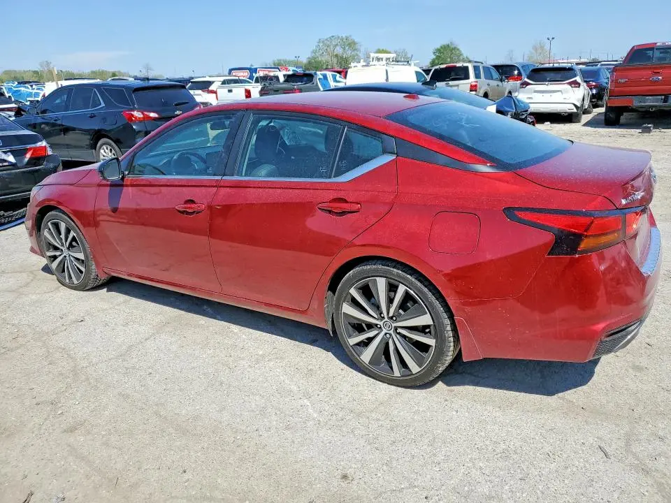 2022 NISSAN ALTIMA SR  