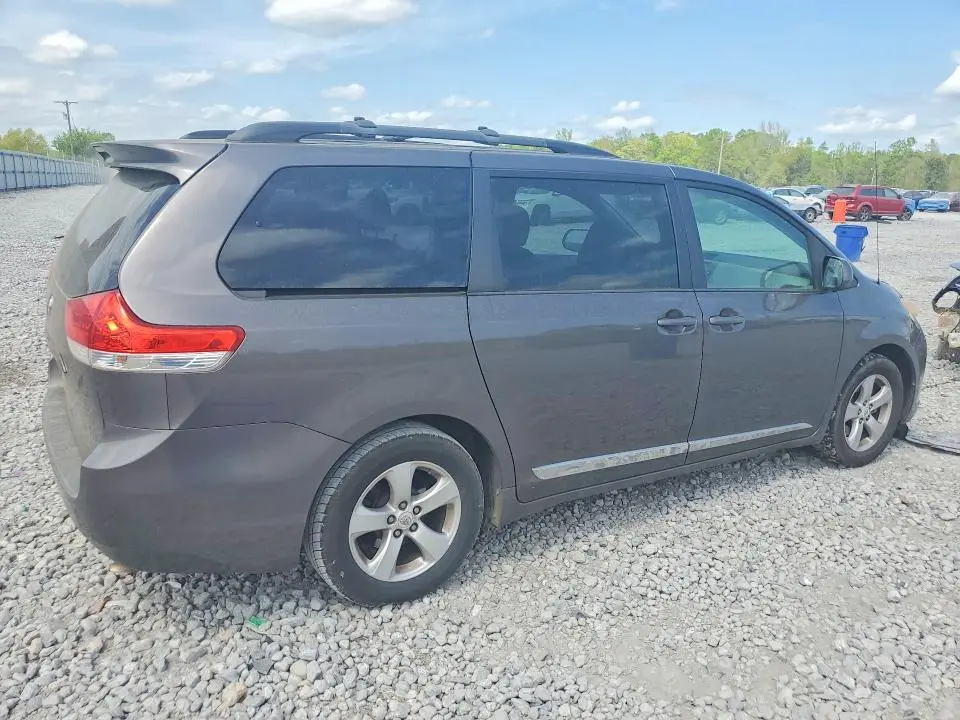 2012 TOYOTA SIENNA LE 8-PASSENGER  