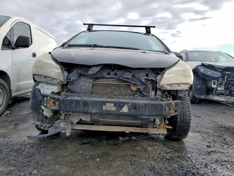 2015 TOYOTA YARIS 5-DOOR L  