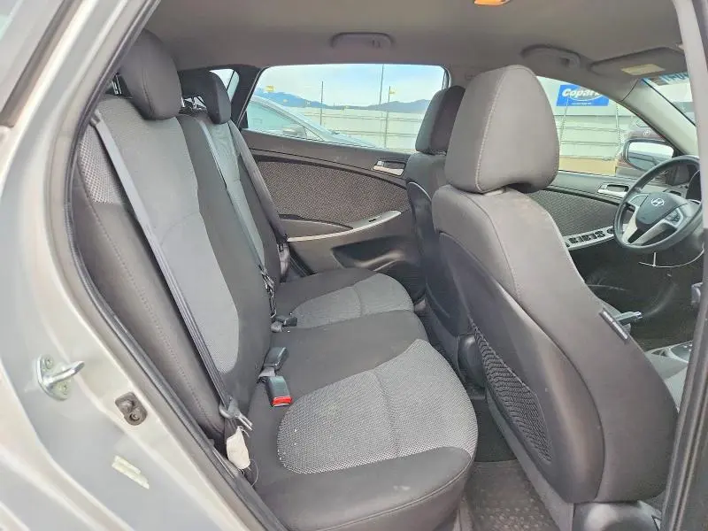 2013 HYUNDAI ACCENT GS  