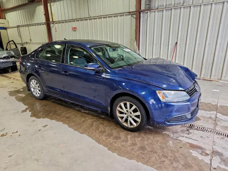 2011 VOLKSWAGEN JETTA SE  