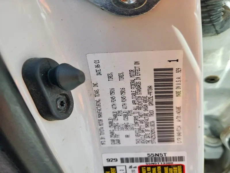 2021 TOYOTA TACOMA SR5 V6  
