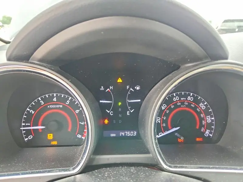 2013 TOYOTA HIGHLANDER SE  