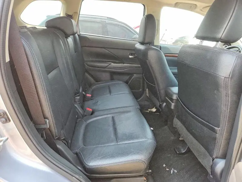 2015 MITSUBISHI OUTLANDER SE  