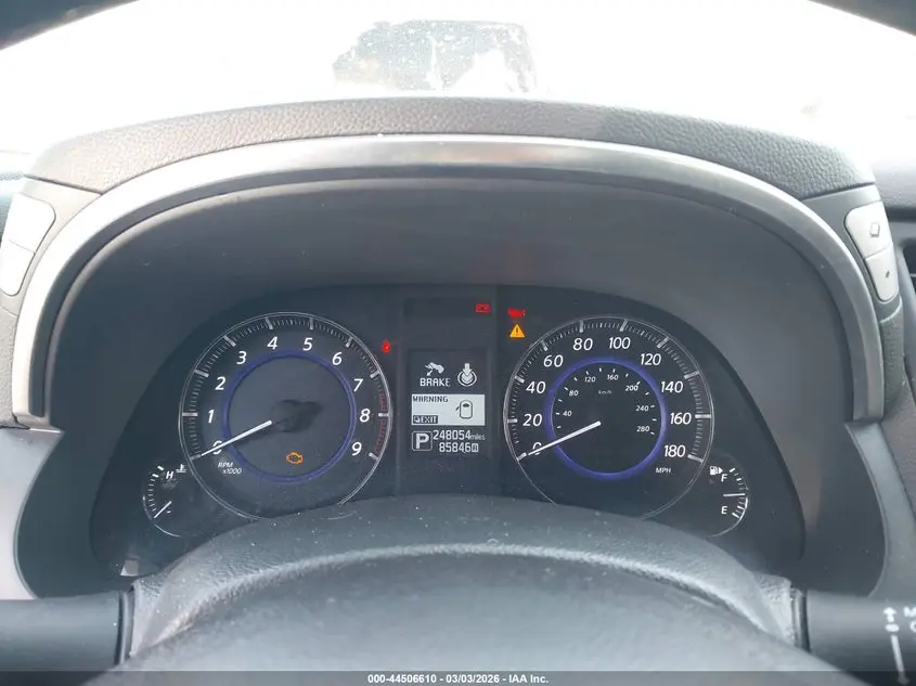 2017 INFINITI QX70  