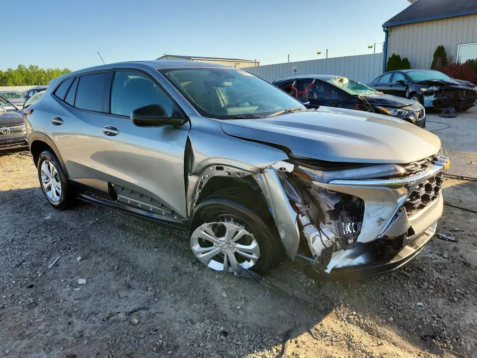 2025 CHEVROLET TRAX LS  