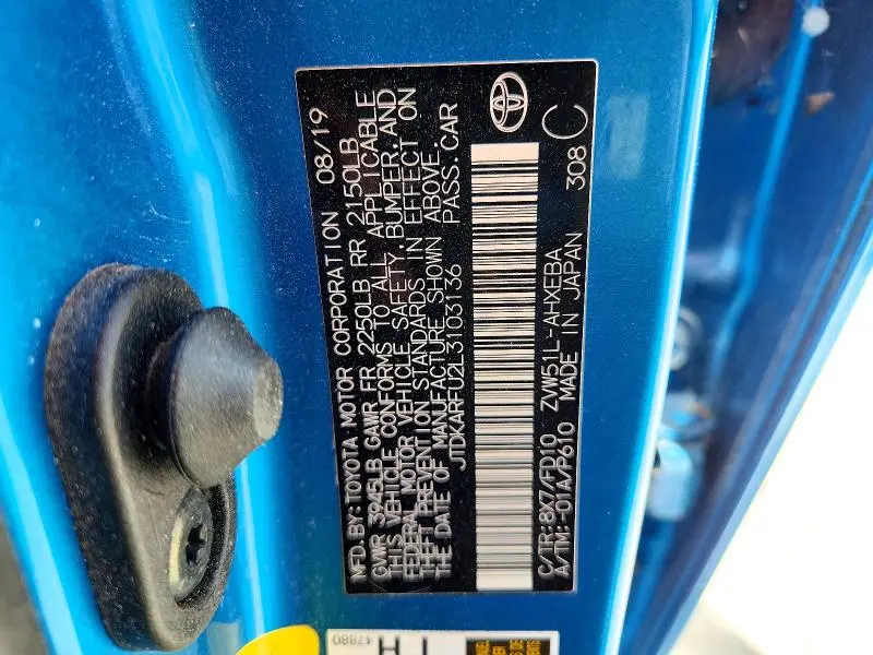 2020 TOYOTA PRIUS LE  