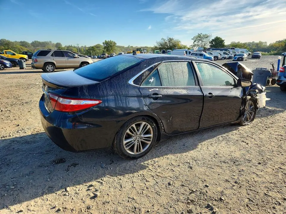 2017 TOYOTA CAMRY SE  