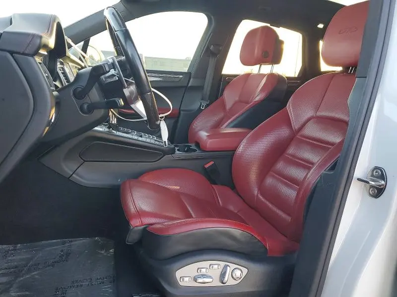 2017 PORSCHE MACAN GTS  