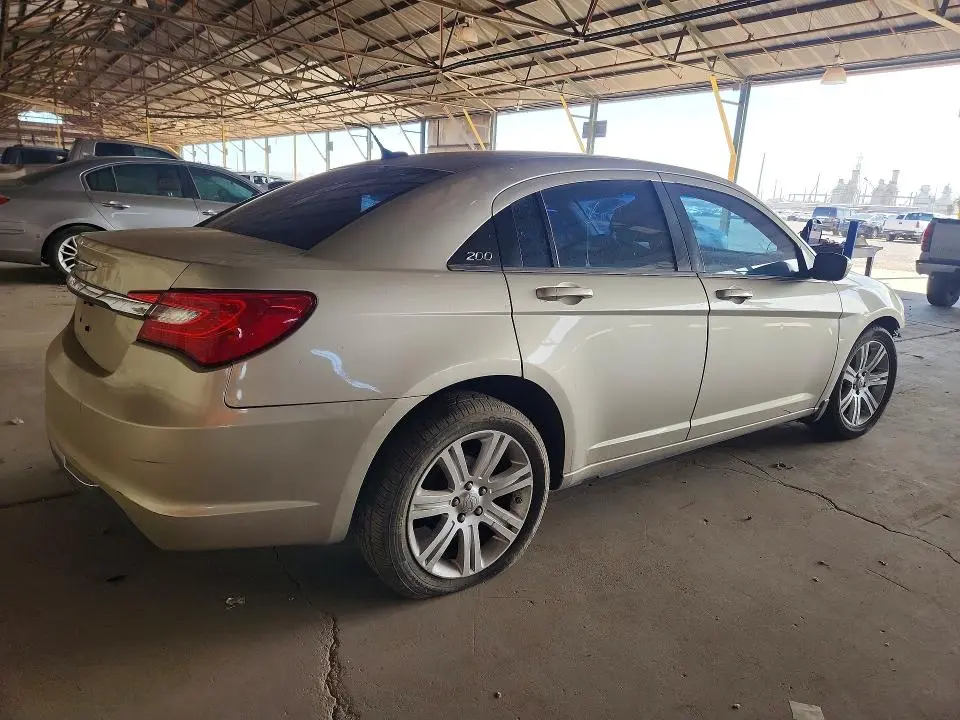 2013 CHRYSLER 200 LX  