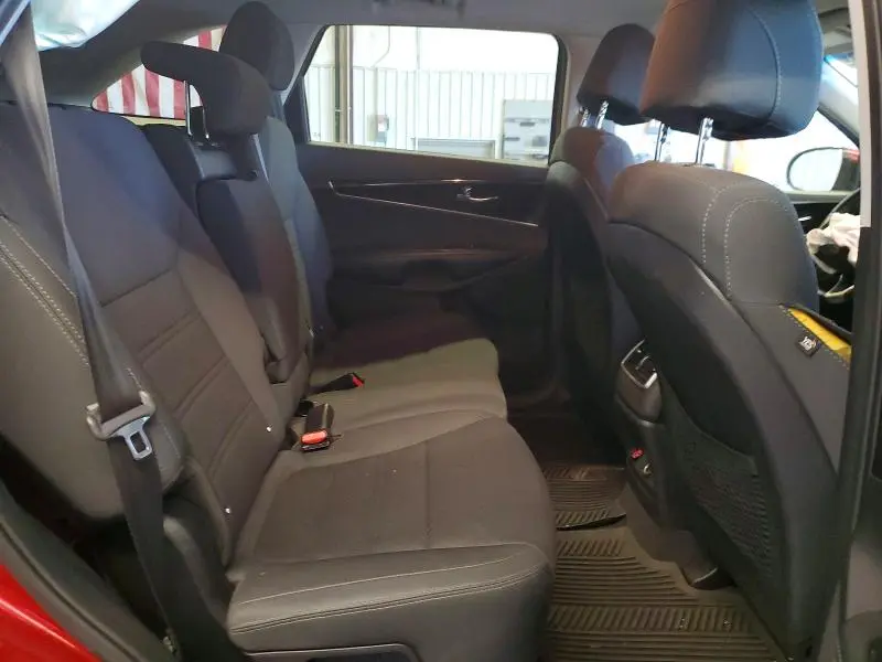 2017 KIA SORENTO LX  
