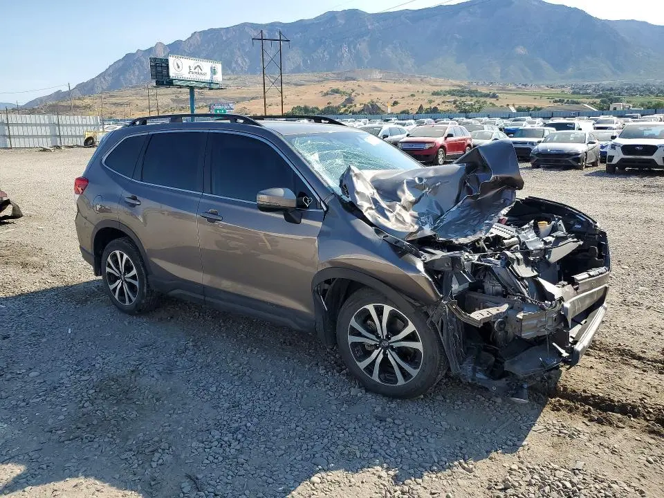 2023 SUBARU FORESTER LIMITED  