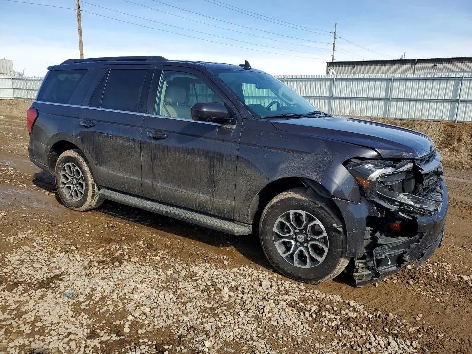 2024 FORD EXPEDITION XLT  
