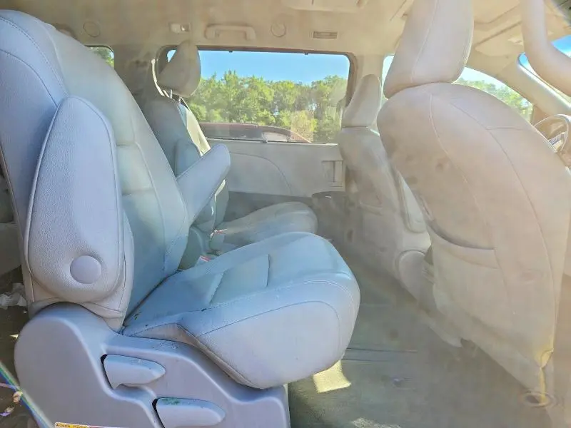 2015 TOYOTA SIENNA XLE PREMIUM 7-PASSENGER  