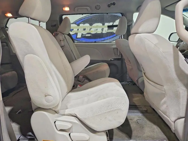 2012 TOYOTA SIENNA LE  