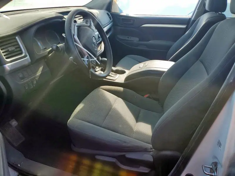 2019 TOYOTA HIGHLANDER LE  