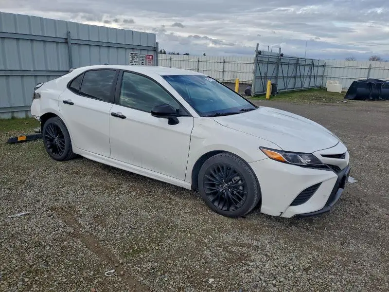 2020 TOYOTA CAMRY SE  