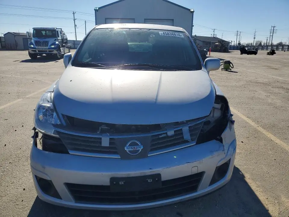 2011 NISSAN VERSA 1.8 S  