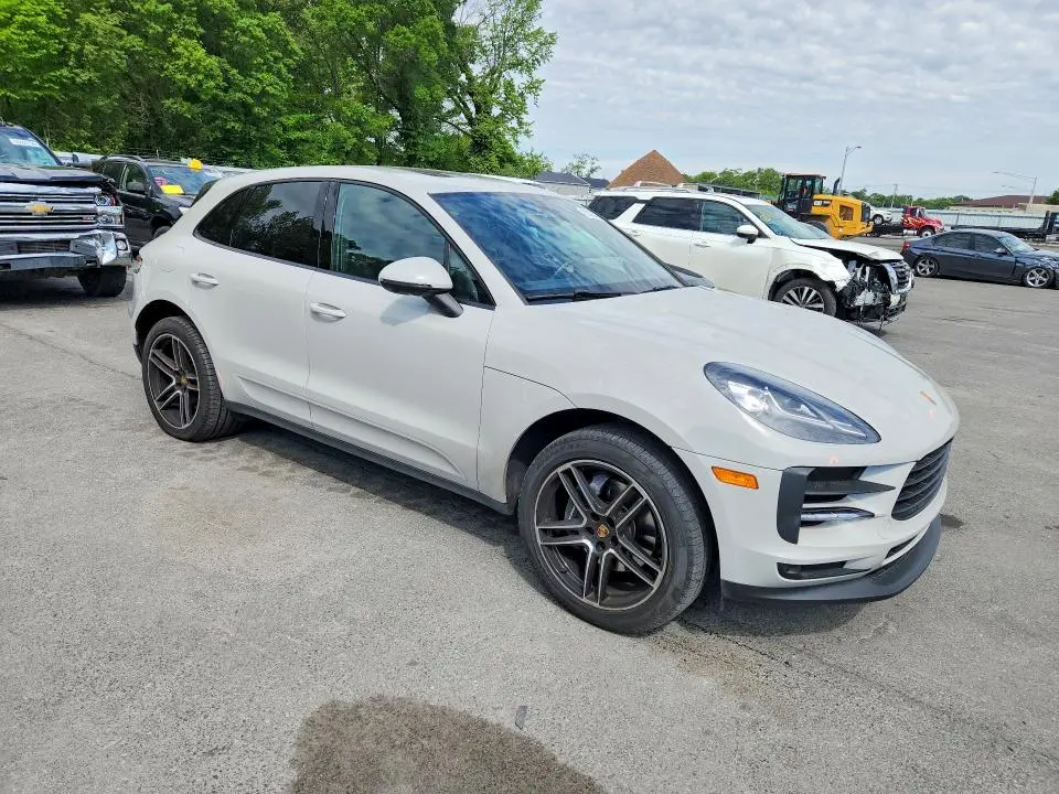 2021 PORSCHE MACAN   