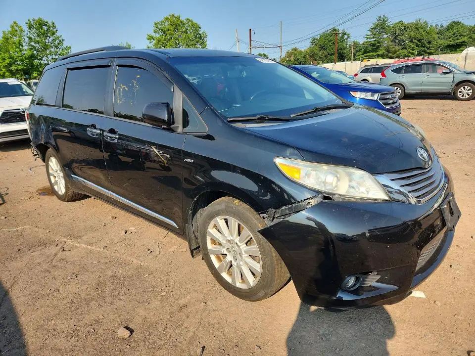 2017 TOYOTA SIENNA XLE 7-PASSENGER  