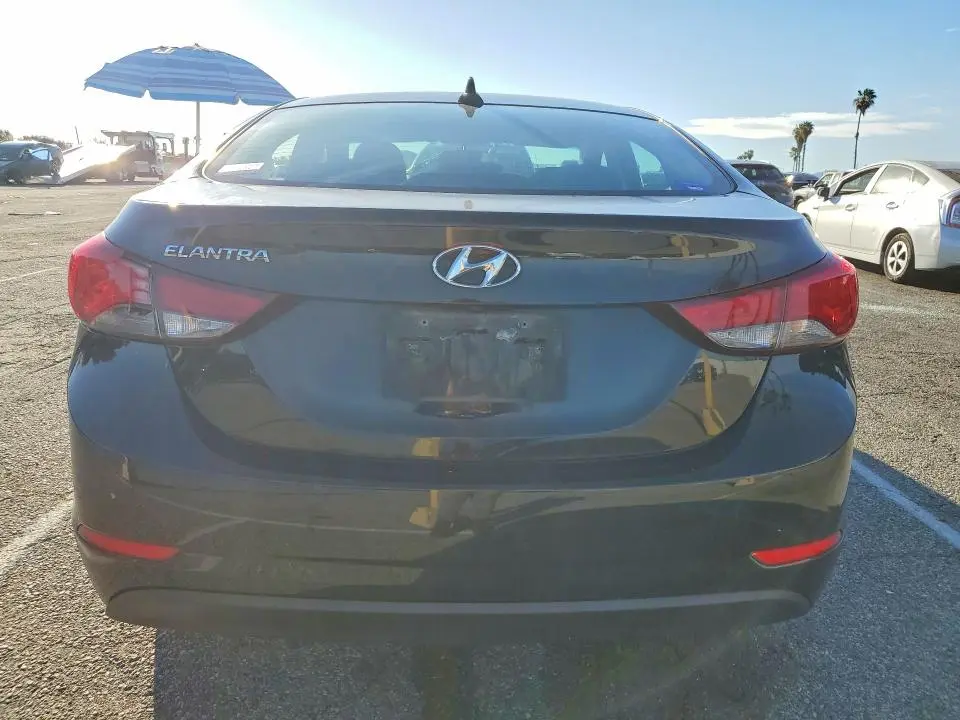 2014 HYUNDAI ELANTRA SE  