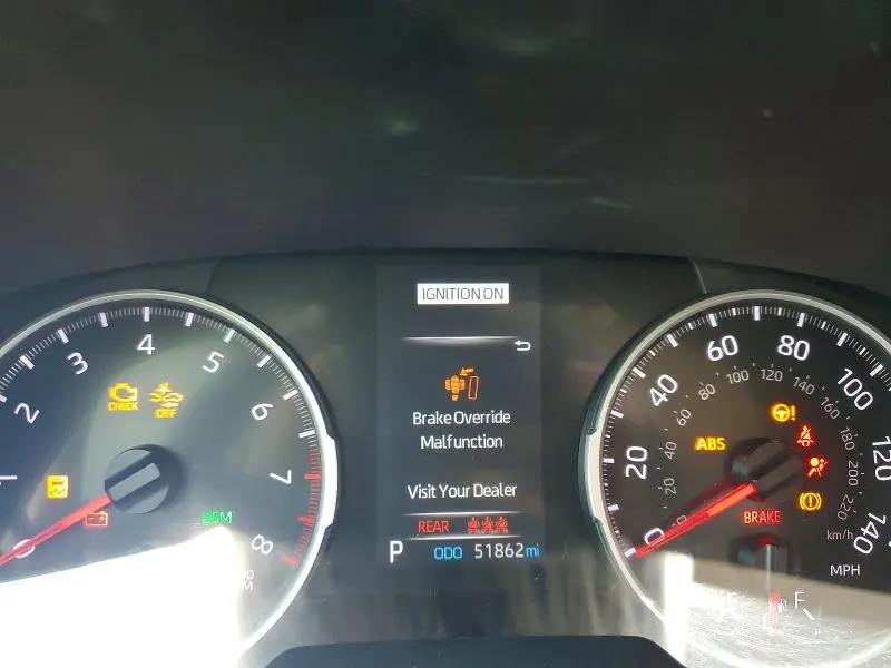 2022 TOYOTA RAV4 XLE  