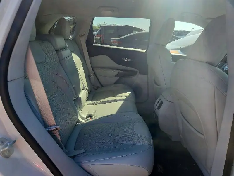 2019 JEEP CHEROKEE OVERLAND  