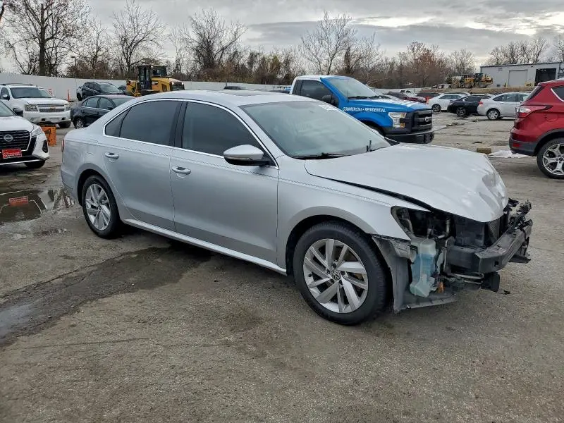 2018 VOLKSWAGEN PASSAT SE  