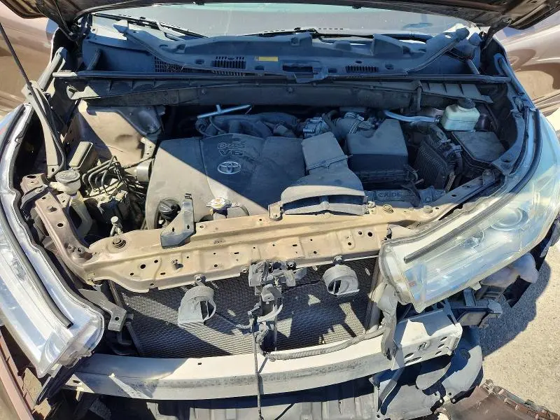 2018 TOYOTA HIGHLANDER LE  