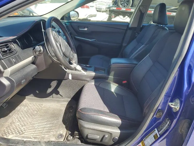 2016 TOYOTA CAMRY SE  