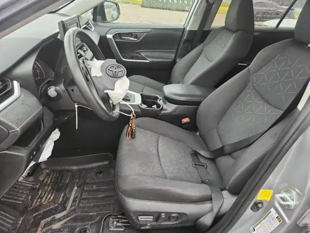 2021 TOYOTA RAV4 XLE  