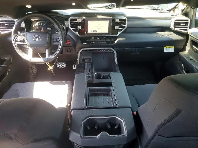 2025 TOYOTA TUNDRA SR5  