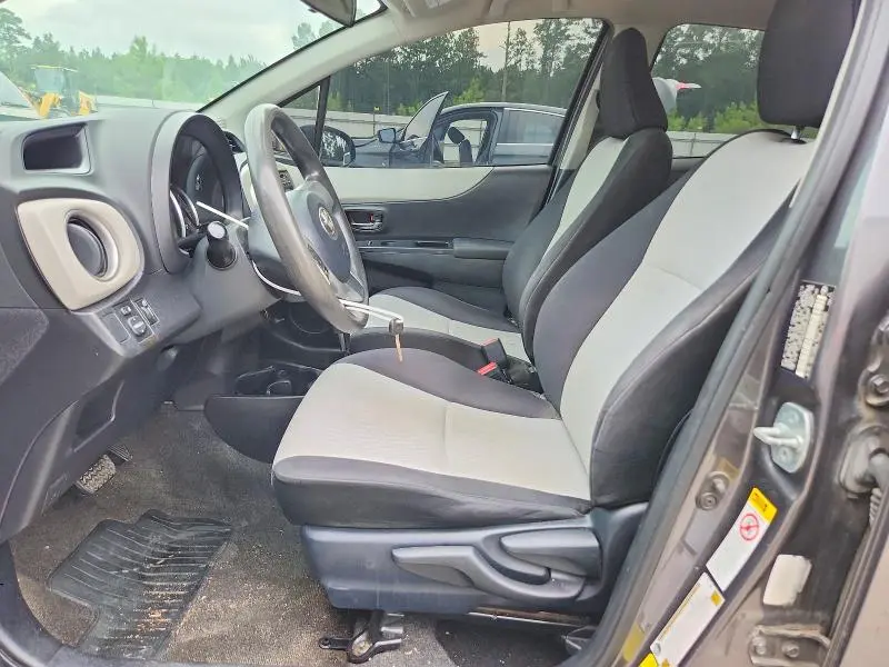 2013 TOYOTA YARIS 5-DOOR LE  
