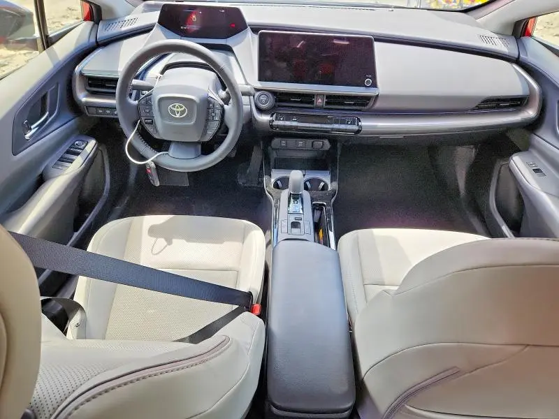 2024 TOYOTA PRIUS XLE  