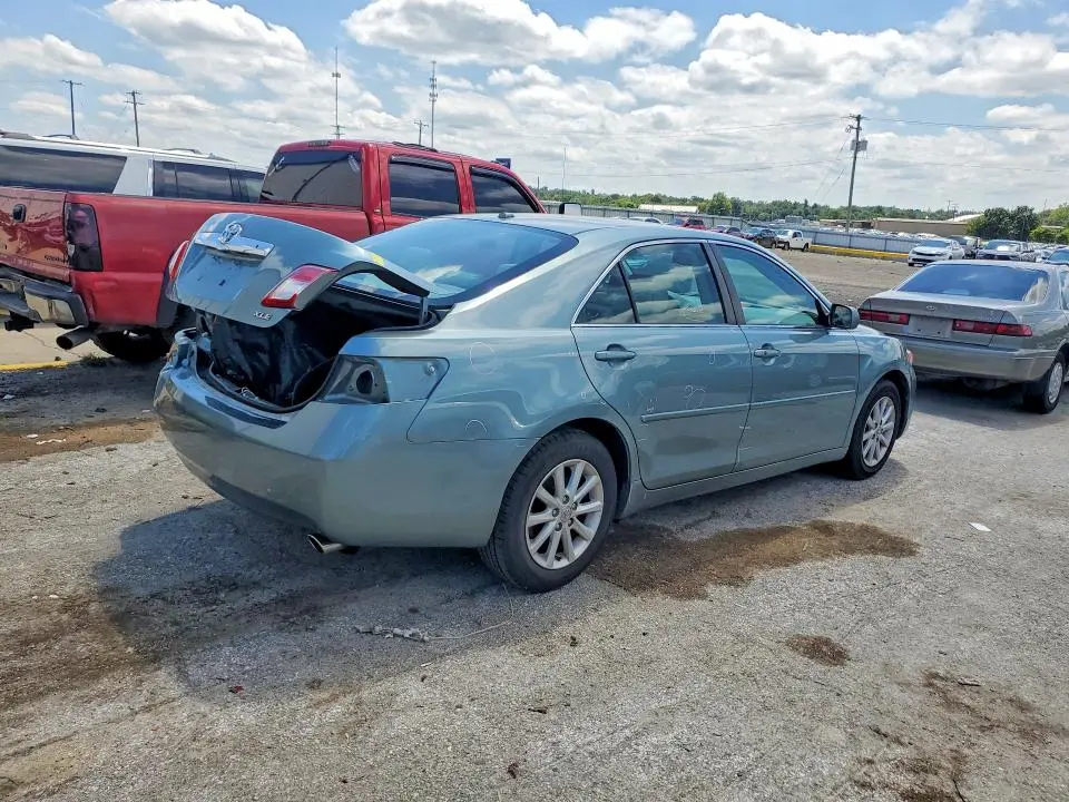 2011 TOYOTA CAMRY XLE  