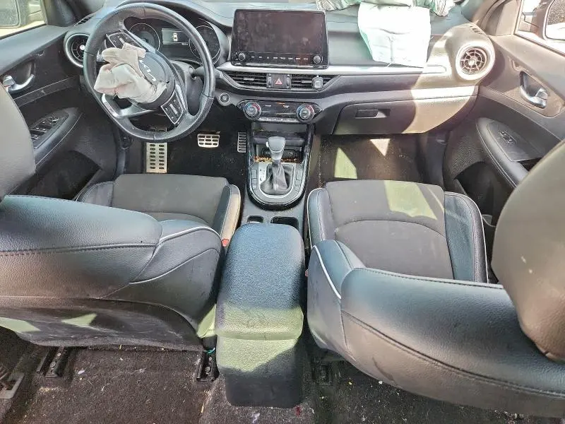 2024 KIA FORTE GT LINE  