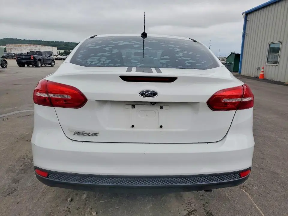 2015 FORD FOCUS SE  