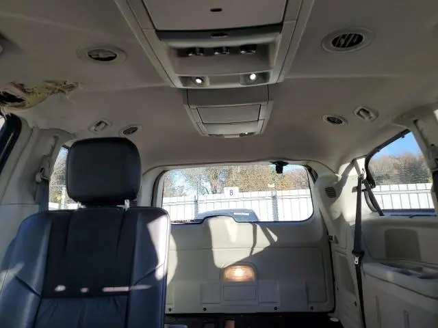 2016 CHRYSLER TOWN & COUNTRY LIMITED PLATINUM  